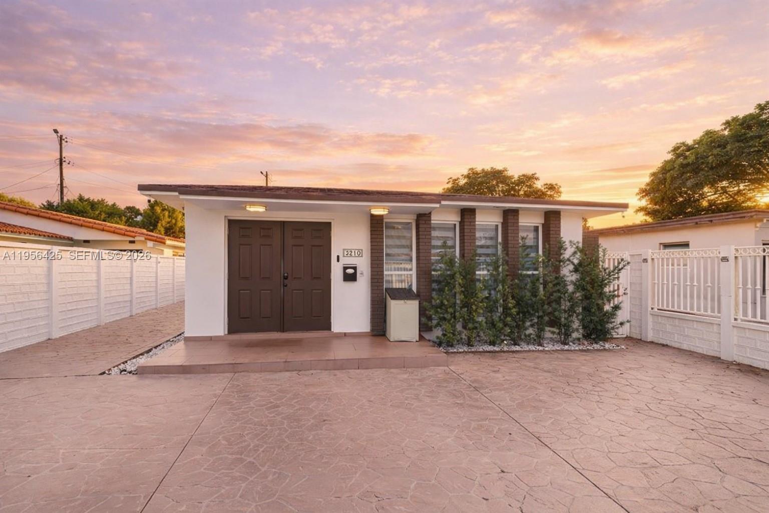   /  2020 sq. ft. $ 2026-01-31 0 Photo