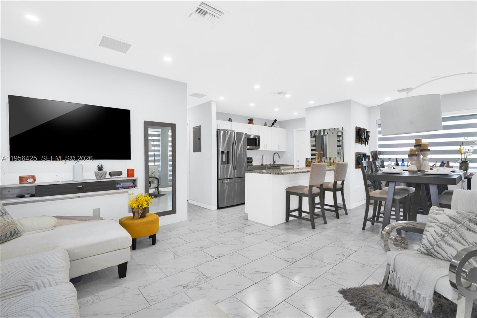   /  2020 sq. ft. $ 2026-01-31 0 Photo