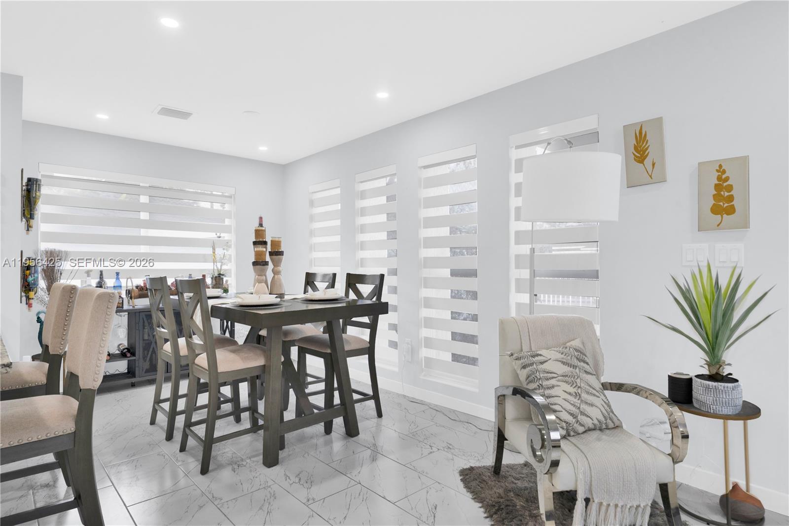   /  2020 sq. ft. $ 2026-01-31 0 Photo