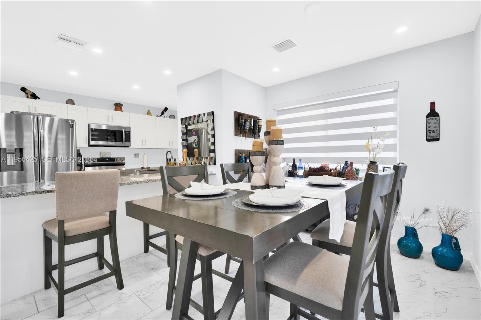   /  2020 sq. ft. $ 2026-01-31 0 Photo