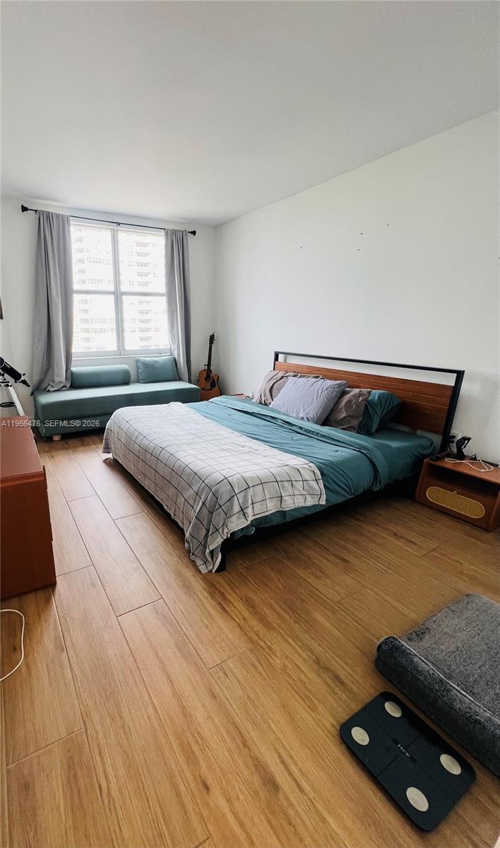 See details 9M 1 / 2 870 sq. ft. $ 2026-01-31 0 Photo