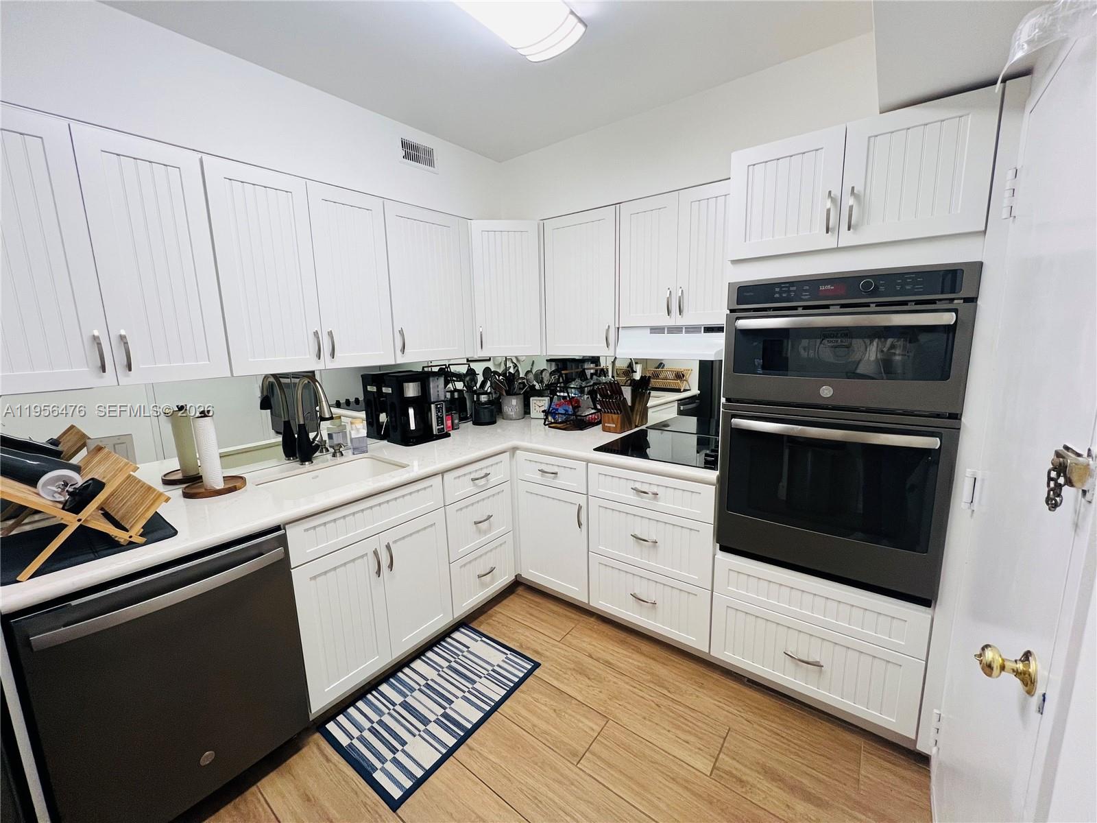 See details 9M 1 / 2 870 sq. ft. $ 2026-01-31 0 Photo