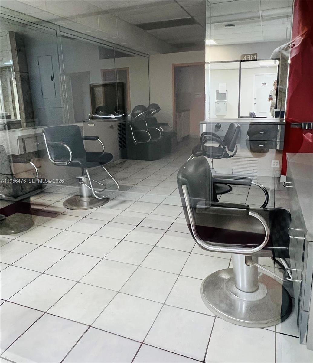 See details 9M 1 / 2 870 sq. ft. $ 2026-01-31 0 Photo