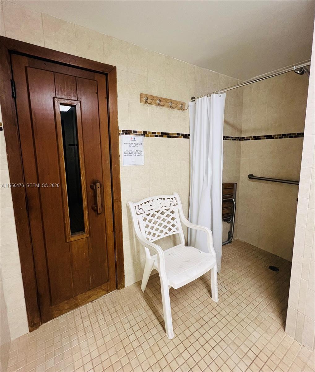 See details 9M 1 / 2 870 sq. ft. $ 2026-01-31 0 Photo