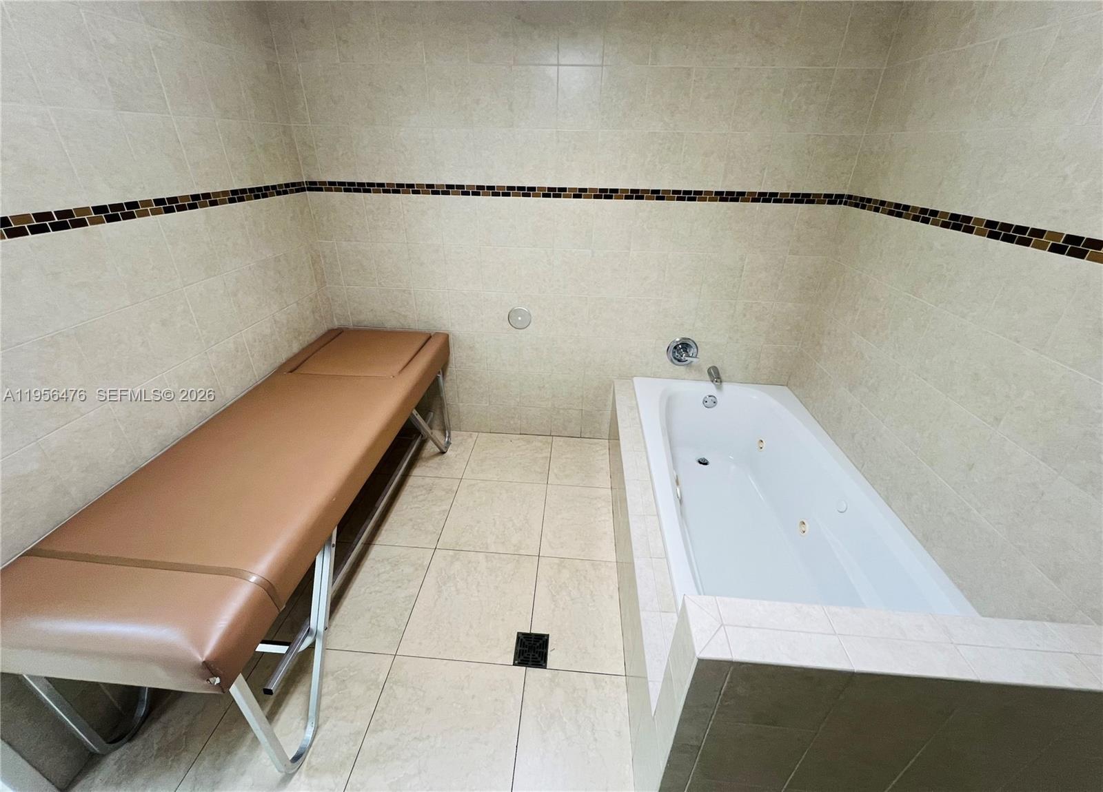 See details 9M 1 / 2 870 sq. ft. $ 2026-01-31 0 Photo