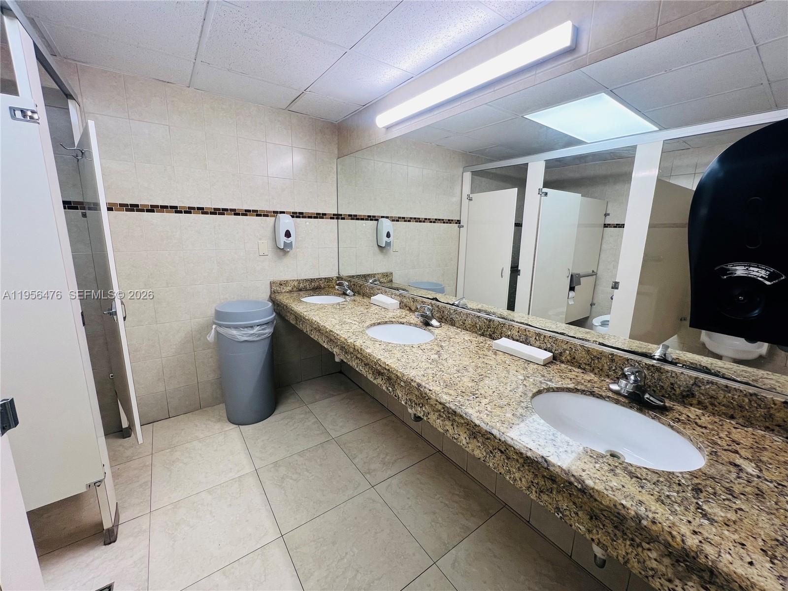 See details 9M 1 / 2 870 sq. ft. $ 2026-01-31 0 Photo