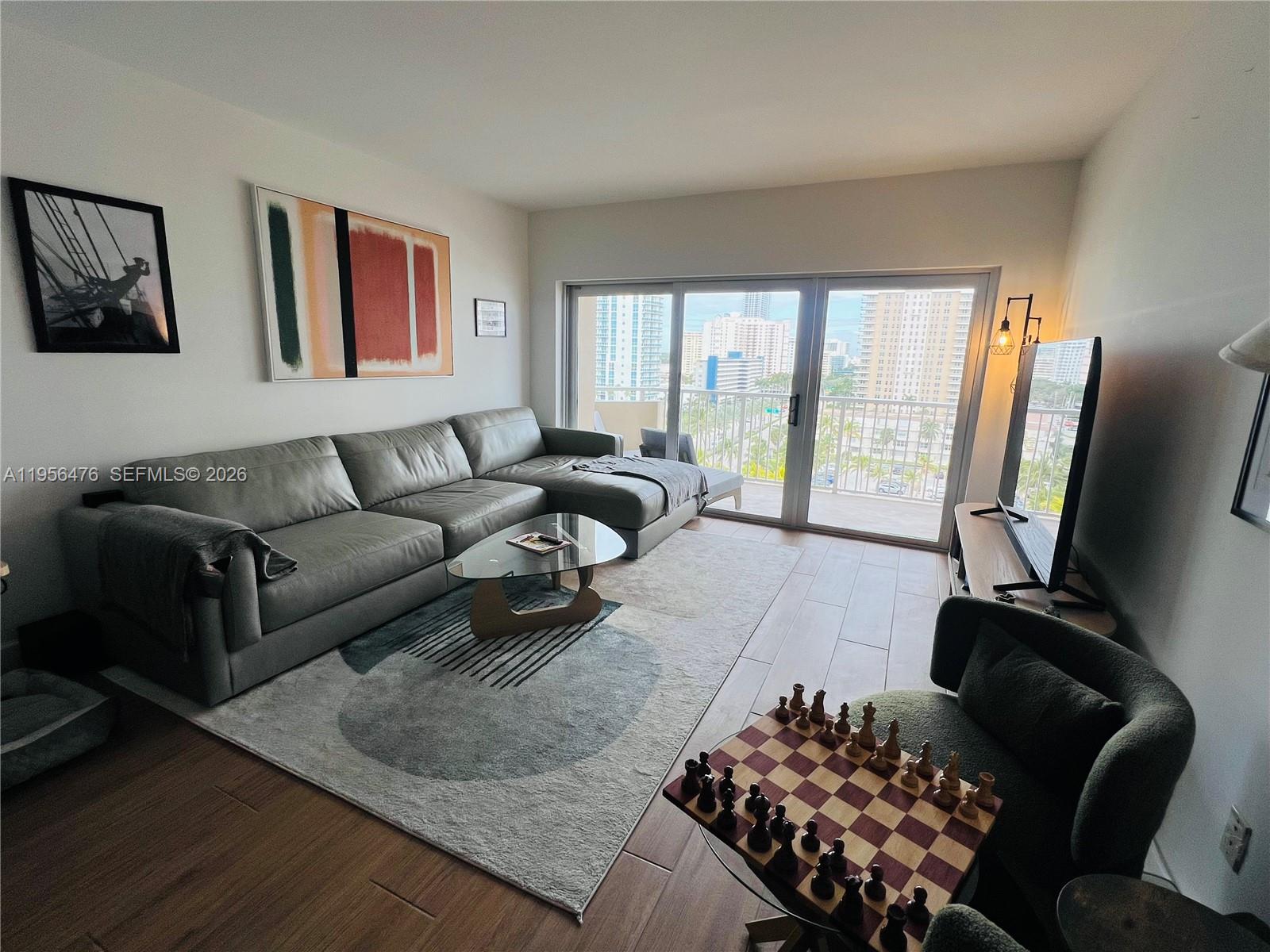 See details 9M 1 / 2 870 sq. ft. $ 2026-01-31 0 Photo