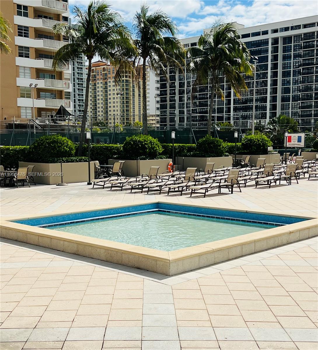 See details 9M 1 / 2 870 sq. ft. $ 2026-01-31 0 Photo