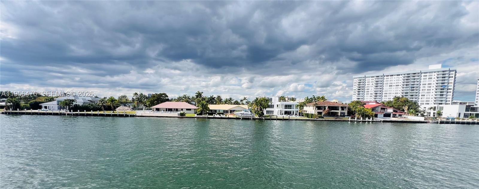 See details 9M 1 / 2 870 sq. ft. $ 2026-01-31 0 Photo