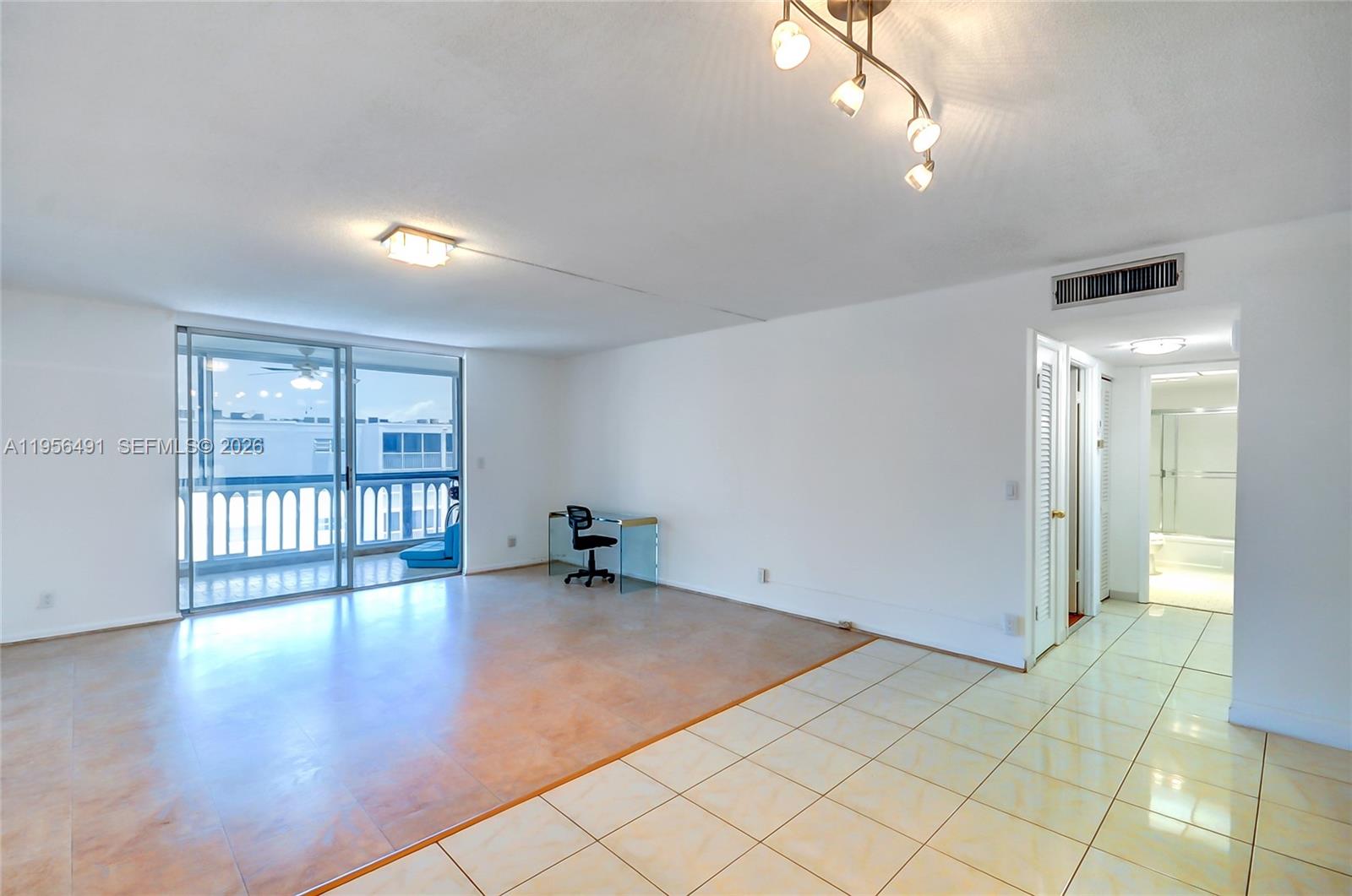 Photo of 301 14th Ave  #702, Hallandale Beach, Florida, 33009 - 