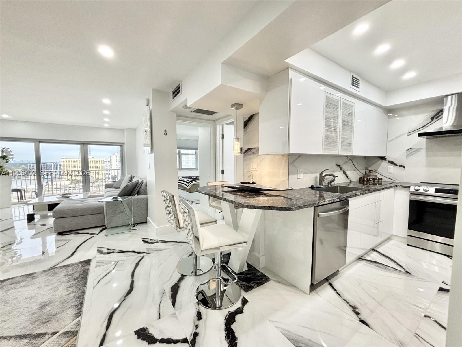 15B 1 / 1 798 sq. ft. $ 2026-01-31 0 Photo