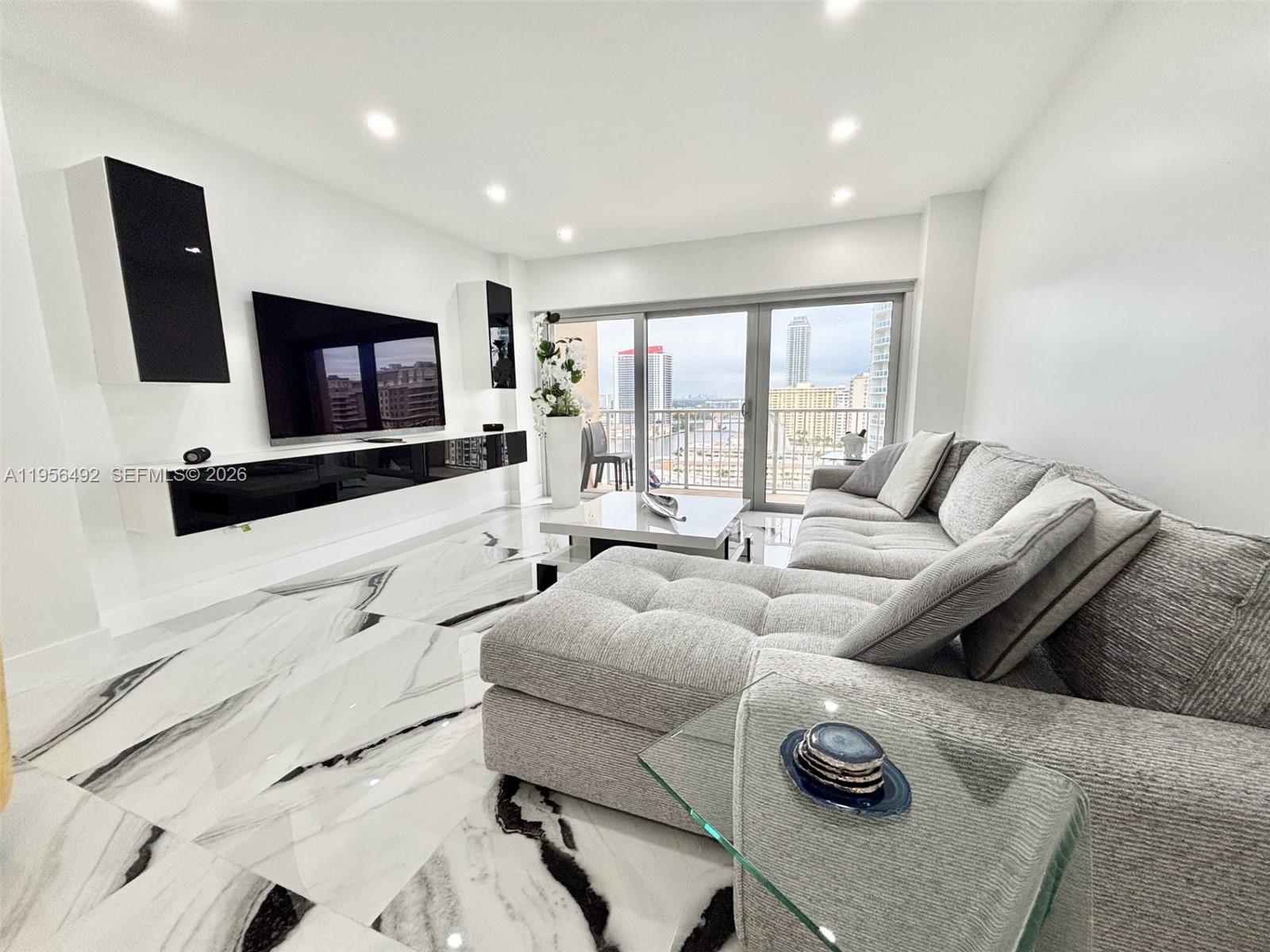 15B 1 / 1 798 sq. ft. $ 2026-01-31 0 Photo