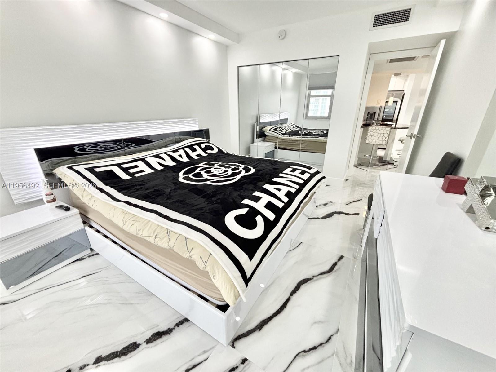 15B 1 / 1 798 sq. ft. $ 2026-01-31 0 Photo