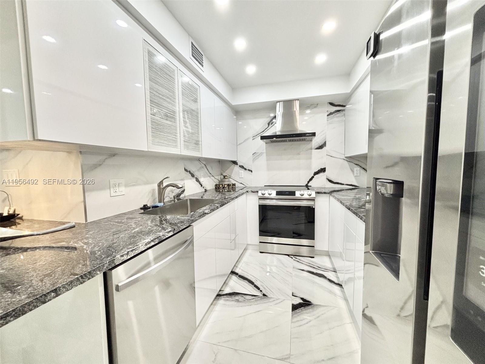 15B 1 / 1 798 sq. ft. $ 2026-01-31 0 Photo