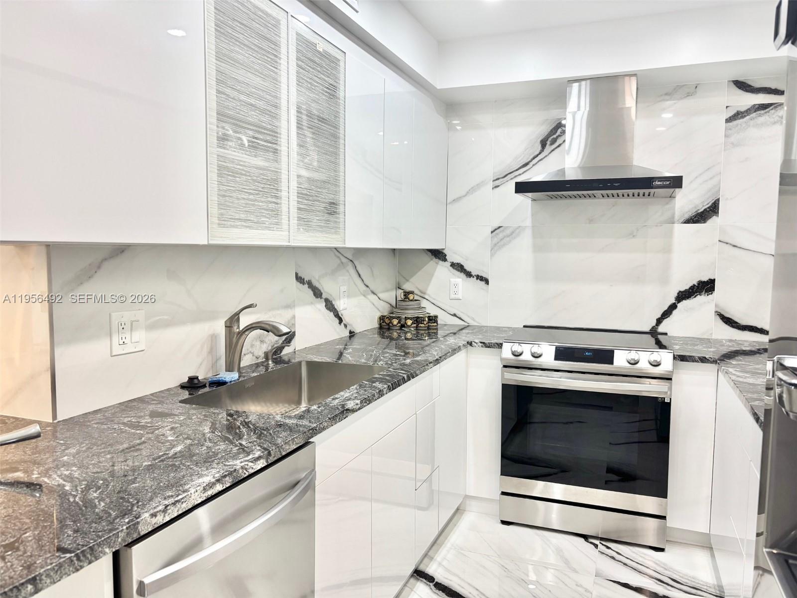 15B 1 / 1 798 sq. ft. $ 2026-01-31 0 Photo