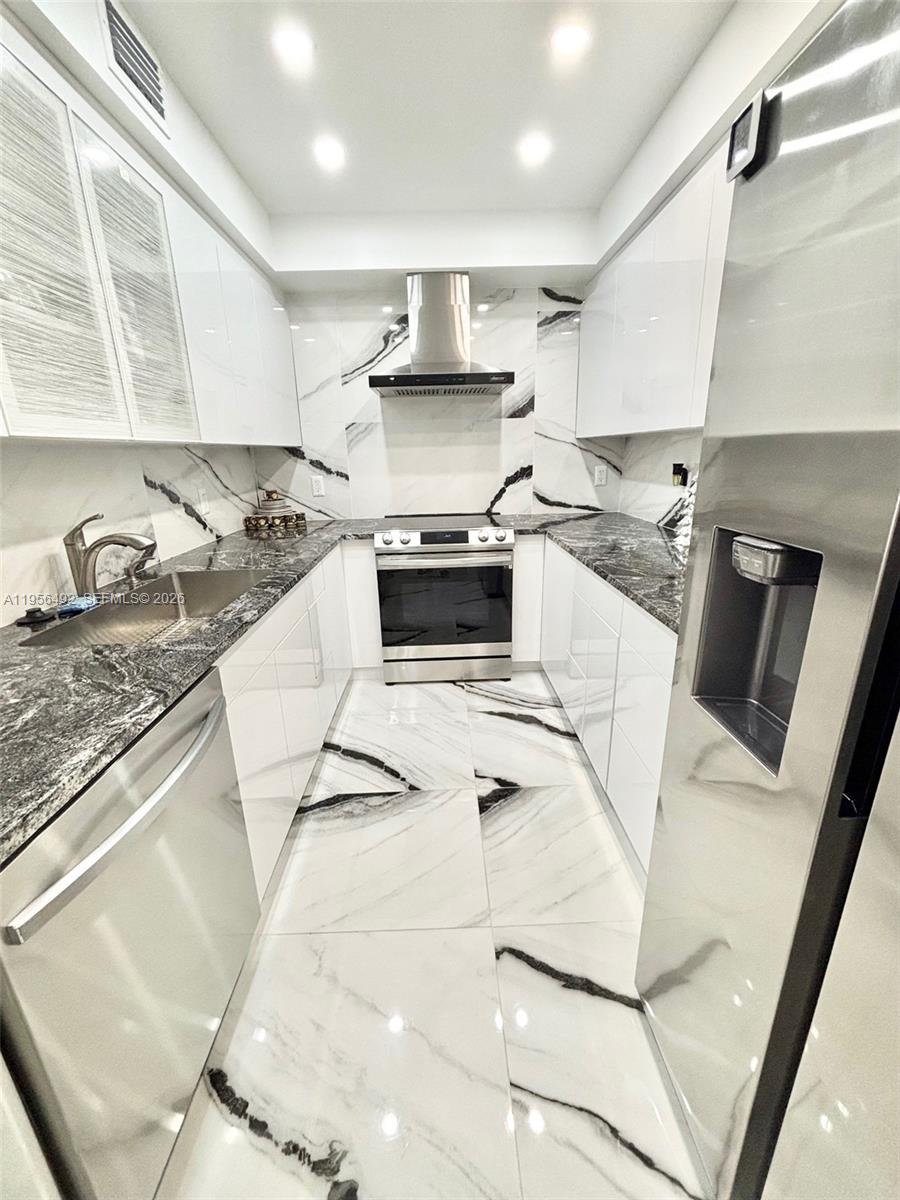 15B 1 / 1 798 sq. ft. $ 2026-01-31 0 Photo