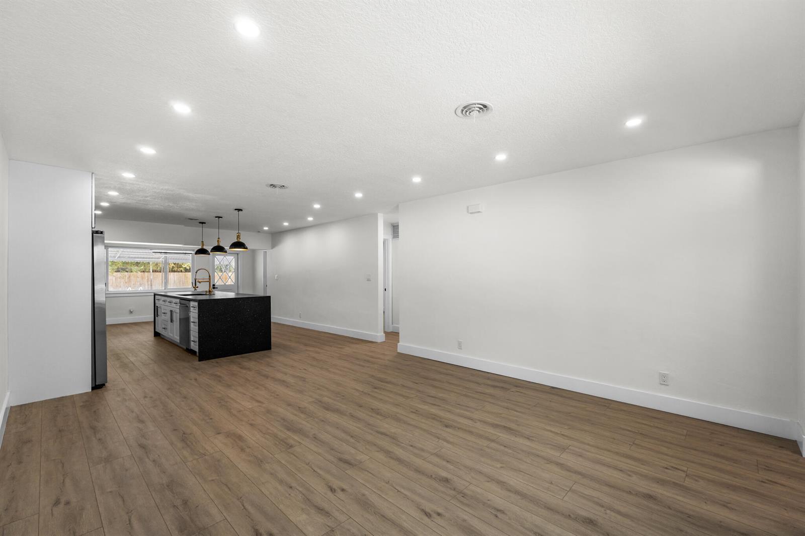 Ver detalles / 0 2813 sq. ft. $ 2026-05-24 0 foto