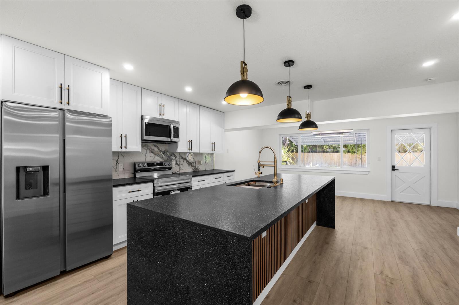 Ver detalles / 0 2813 sq. ft. $ 2026-05-24 0 foto