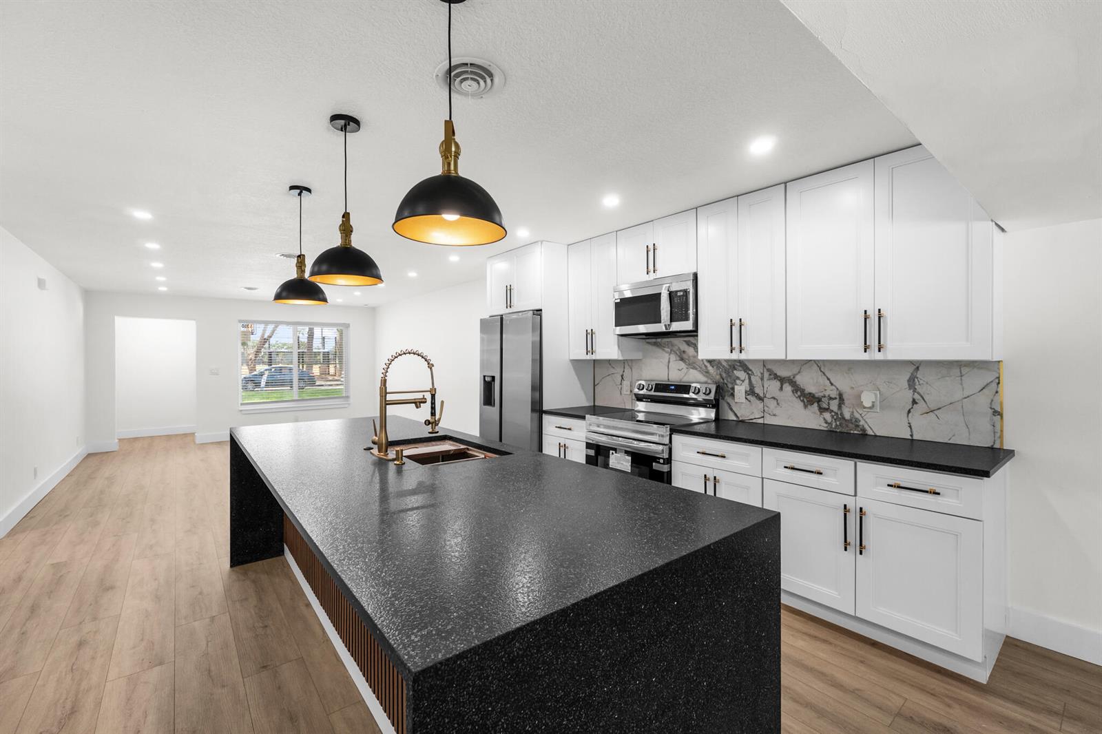 Ver detalles / 0 2813 sq. ft. $ 2026-05-24 0 foto