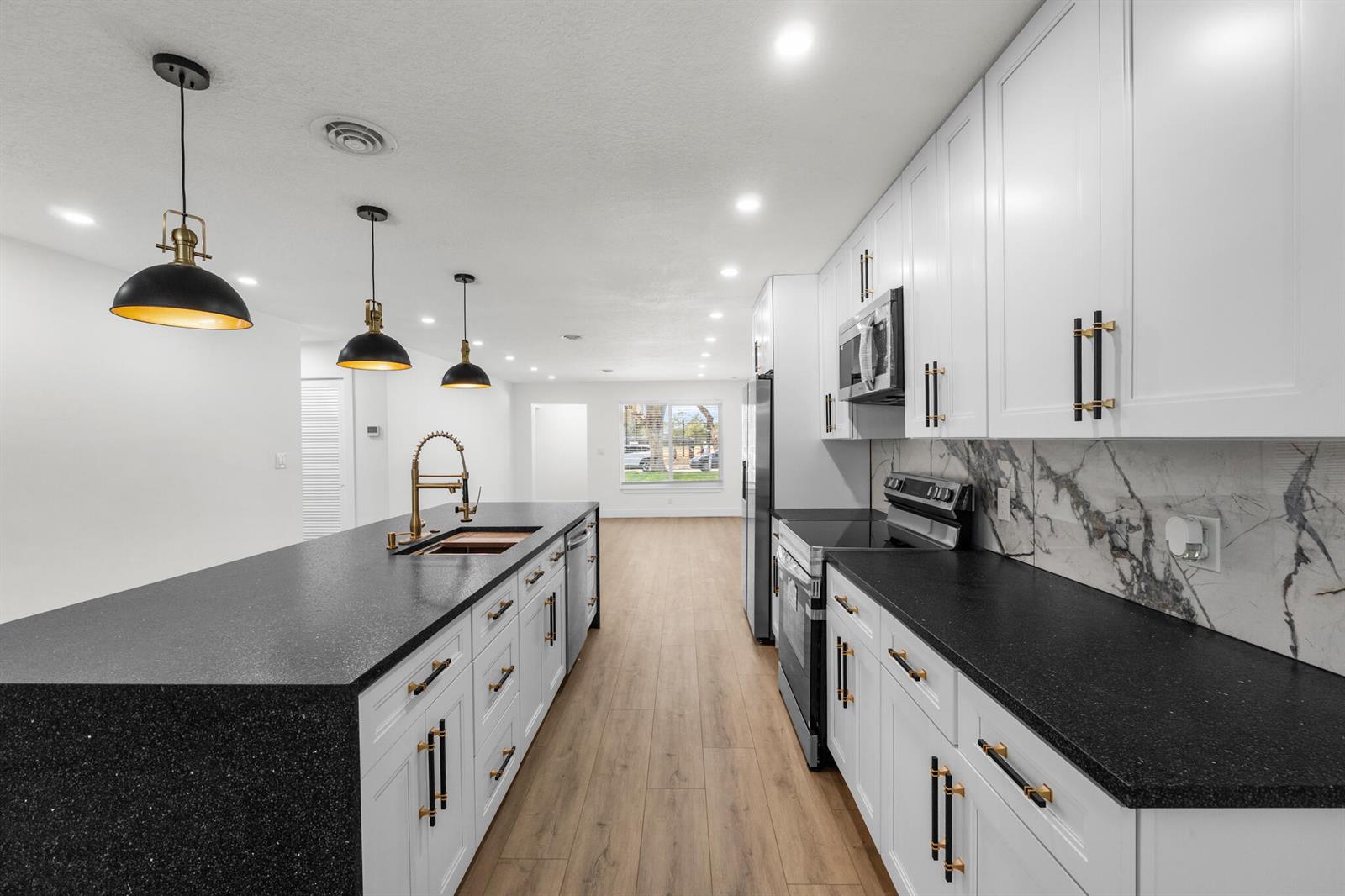 Ver detalles / 0 2813 sq. ft. $ 2026-05-24 0 foto