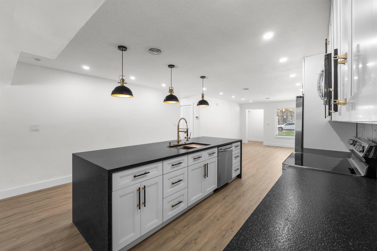 Ver detalles / 0 2813 sq. ft. $ 2026-05-24 0 foto