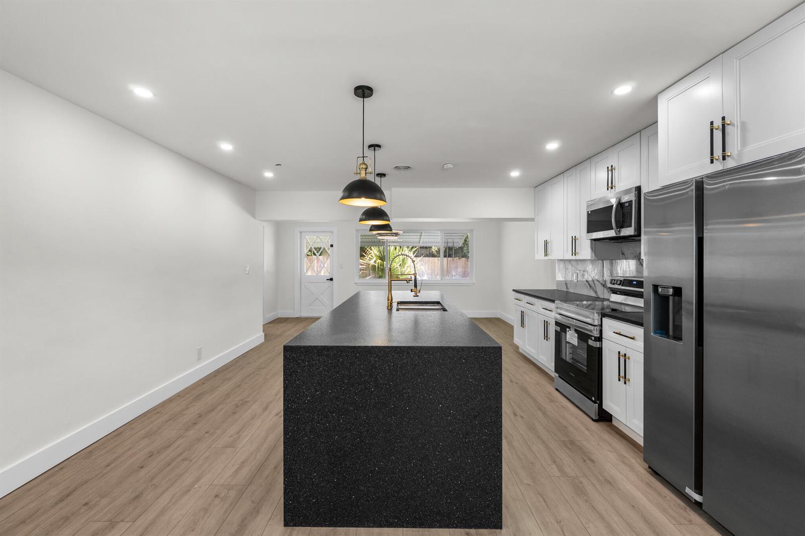 Ver detalles / 0 2813 sq. ft. $ 2026-05-24 0 foto