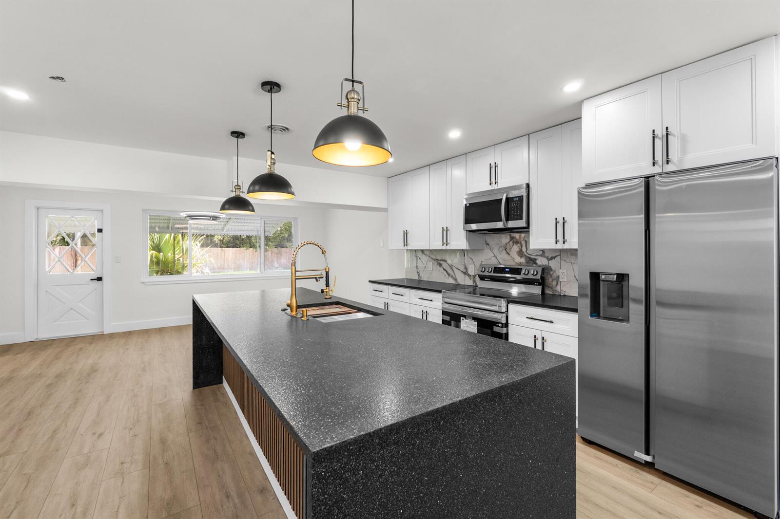 Ver detalles / 0 2813 sq. ft. $ 2026-05-24 0 foto