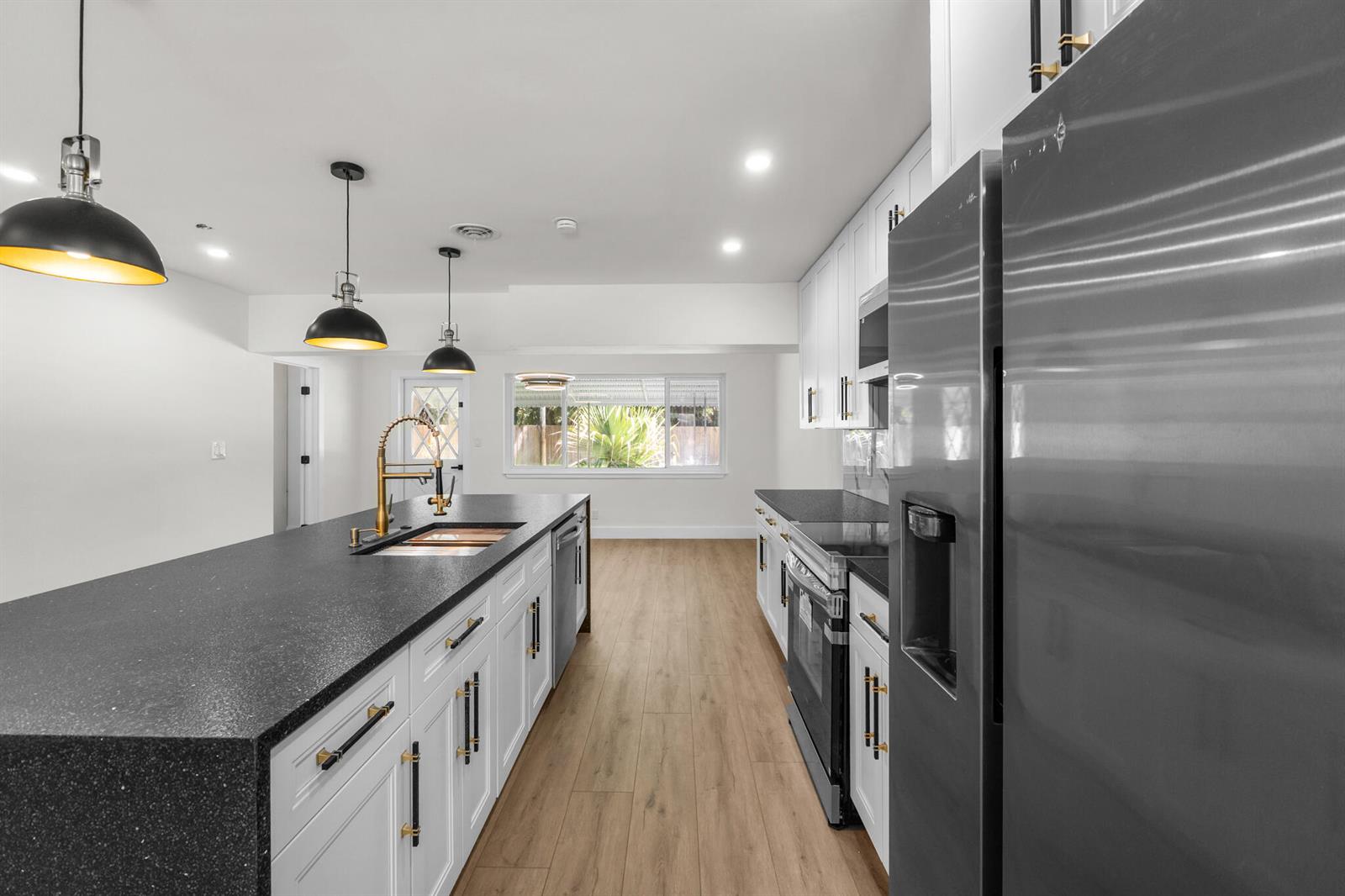 Ver detalles / 0 2813 sq. ft. $ 2026-05-24 0 foto