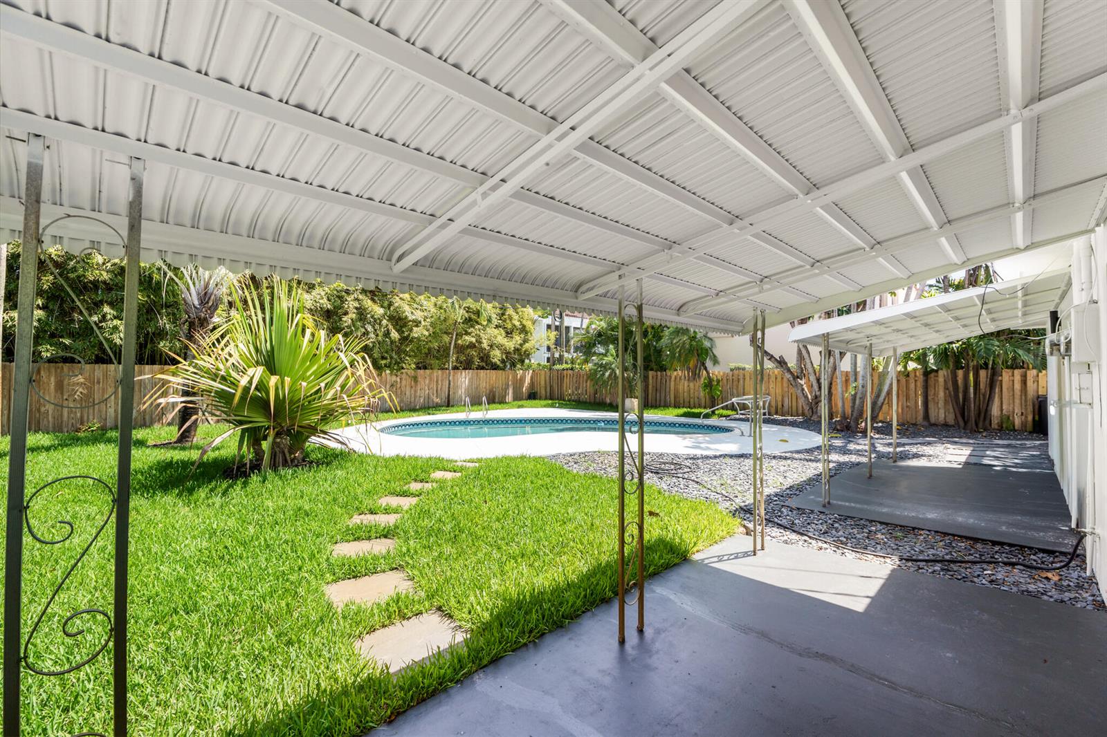 Ver detalles / 0 2813 sq. ft. $ 2026-05-24 0 foto