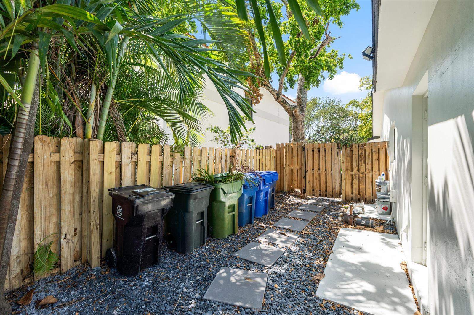 Ver detalles / 0 2813 sq. ft. $ 2026-05-24 0 foto