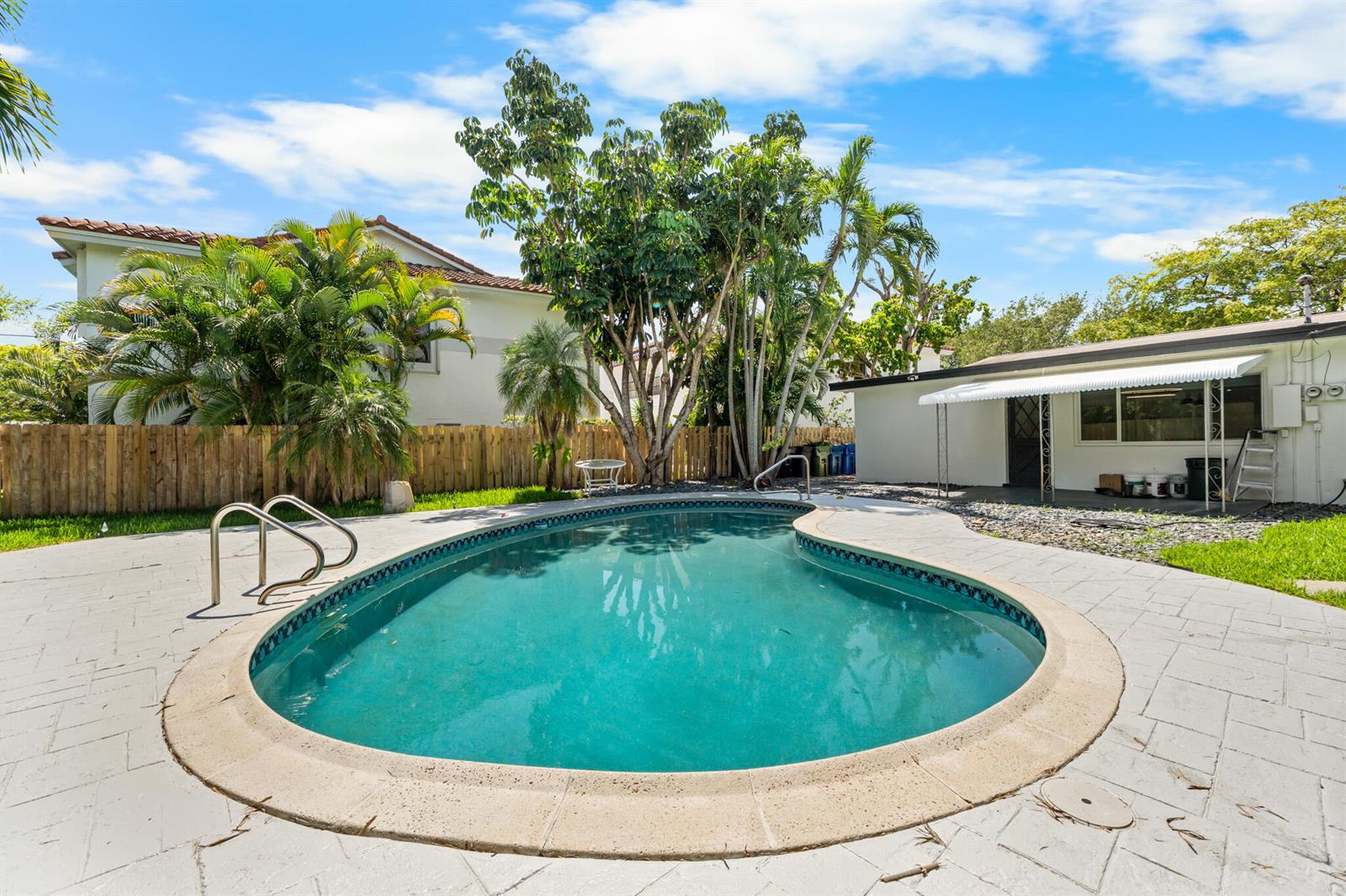 Ver detalles / 0 2813 sq. ft. $ 2026-05-24 0 foto