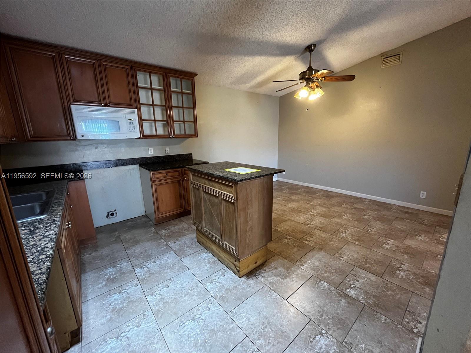 4296 2 / 2 1134 sq. ft. $ 2026-02-01 0 Photo