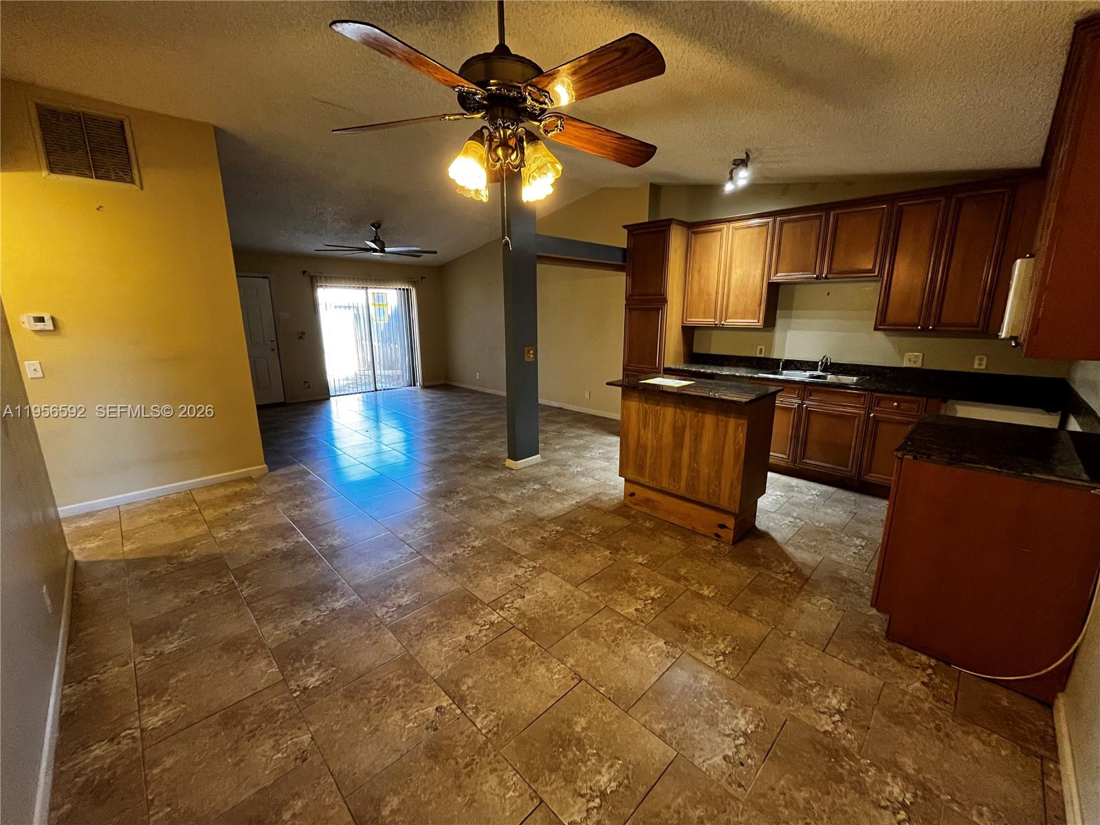 4296 2 / 2 1134 sq. ft. $ 2026-02-01 0 Photo
