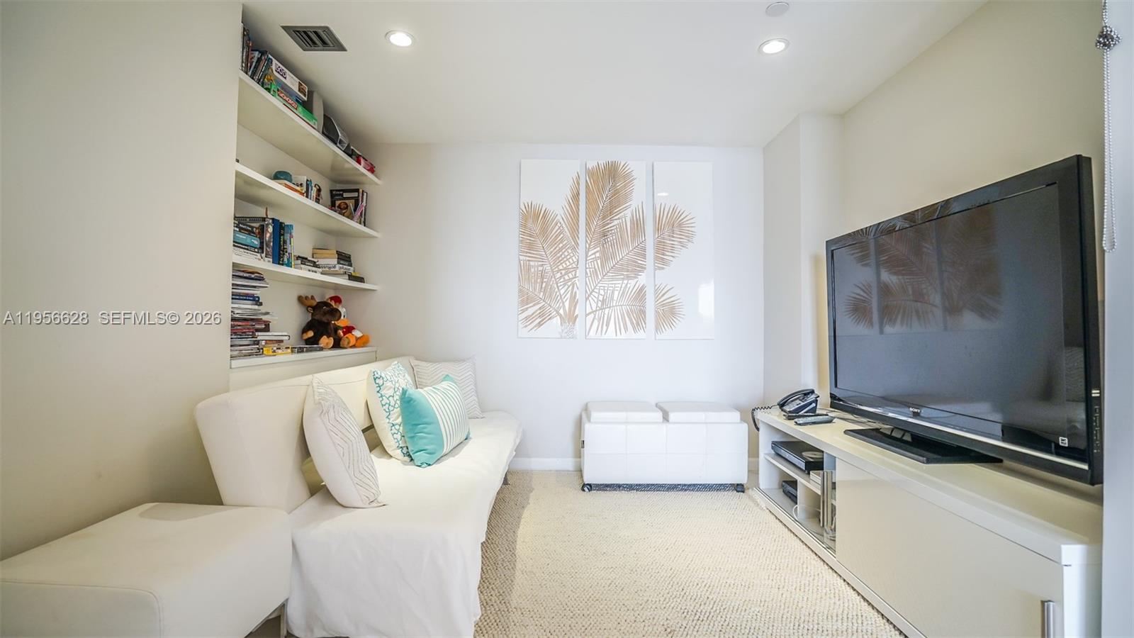 Photo of 20191 Country Club Dr  #901, Aventura, Florida, 33180 - 