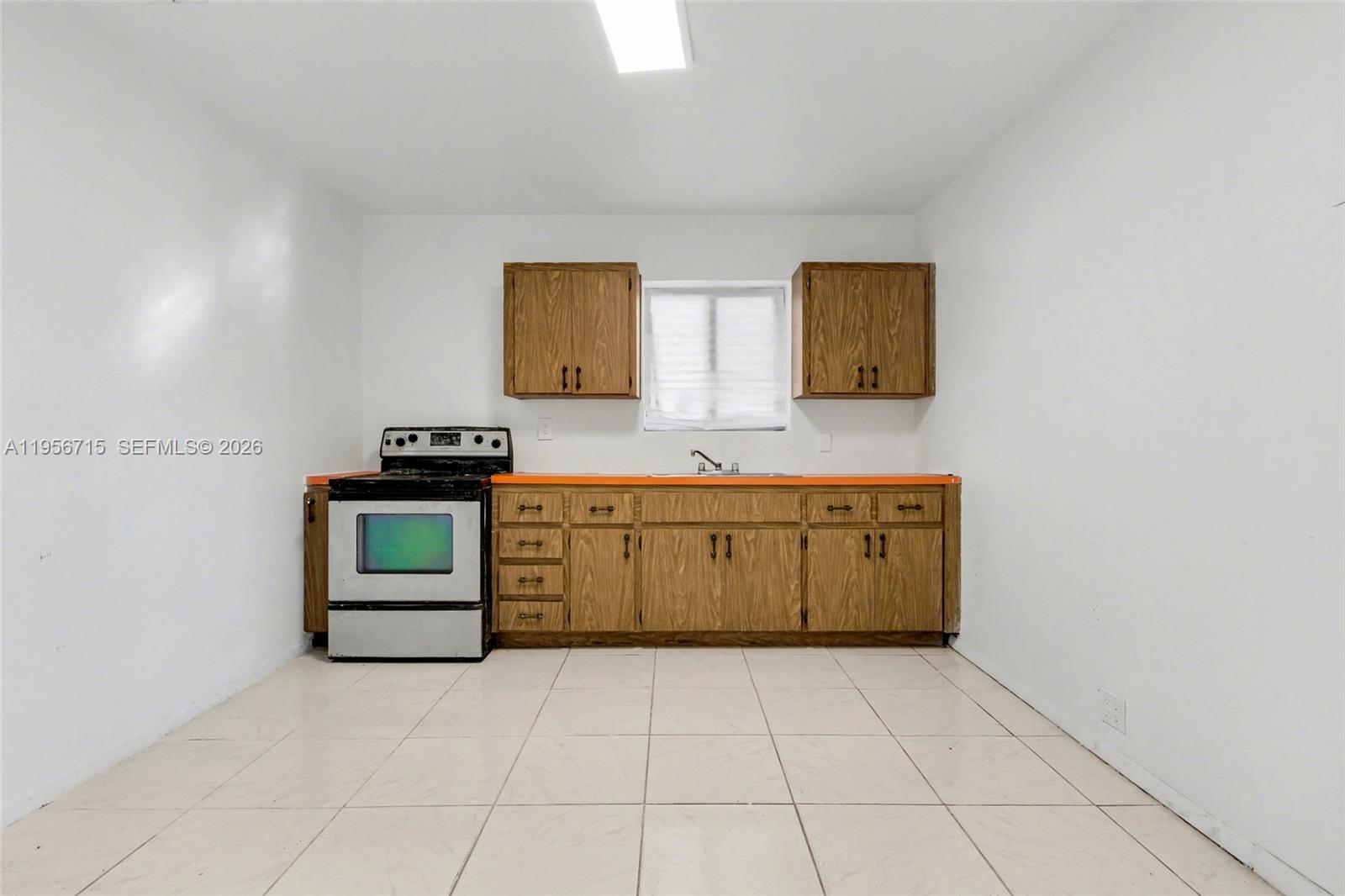   /   кв.футов $ 2026-02-01 0 Фото