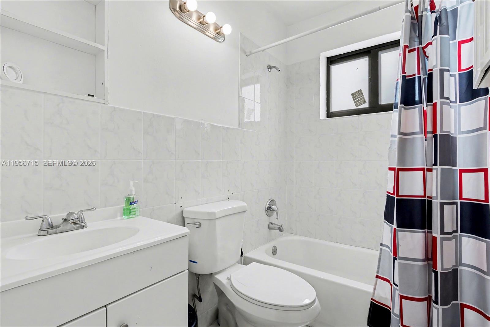   /   кв.футов $ 2026-02-01 0 Фото