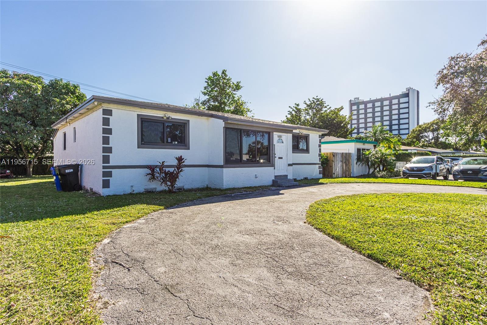   /   кв.футов $ 2026-02-01 0 Фото