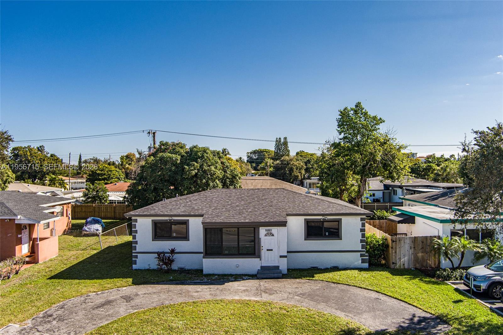   /   кв.футов $ 2026-02-01 0 Фото