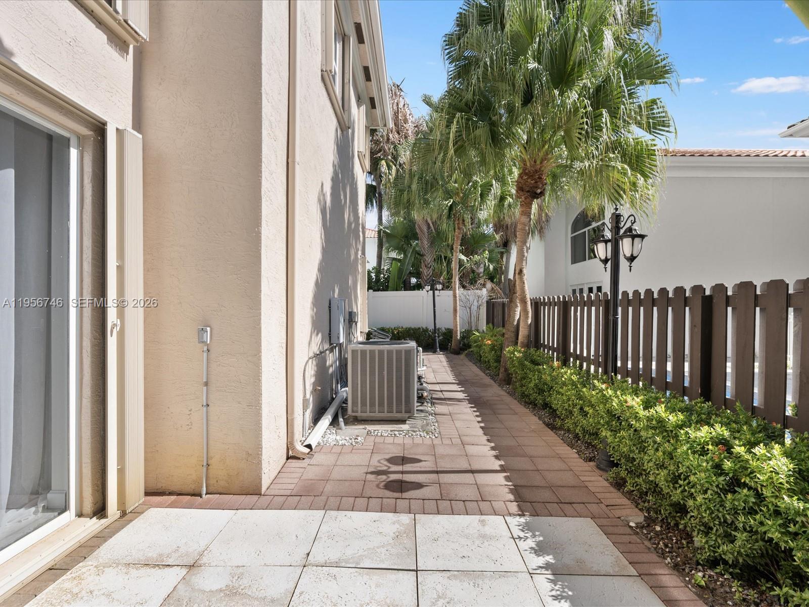 Photo of 3960 194th Trl  (3960), Sunny Isles Beach, Florida, 33160 - 