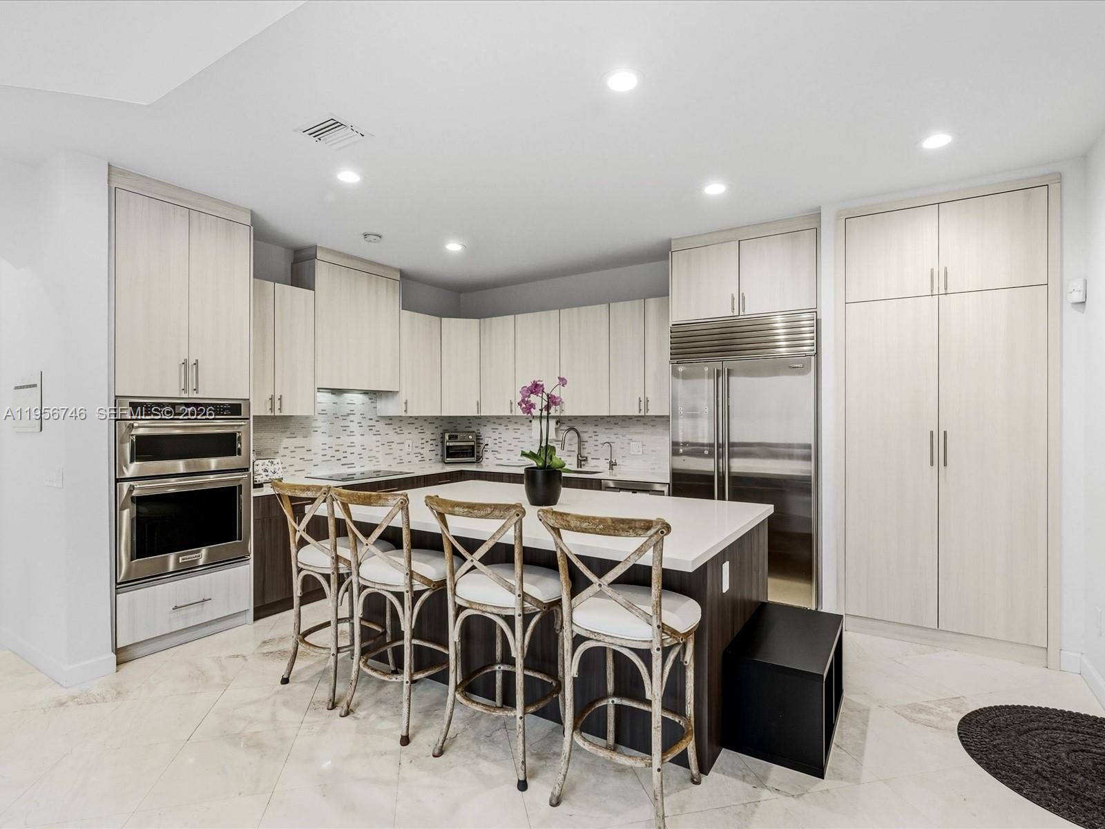 Photo of 3960 194th Trl  (3960), Sunny Isles Beach, Florida, 33160 - 