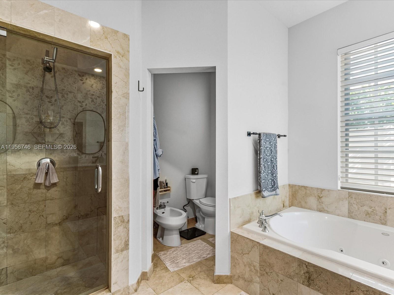 Photo of 3960 194th Trl  (3960), Sunny Isles Beach, Florida, 33160 - 