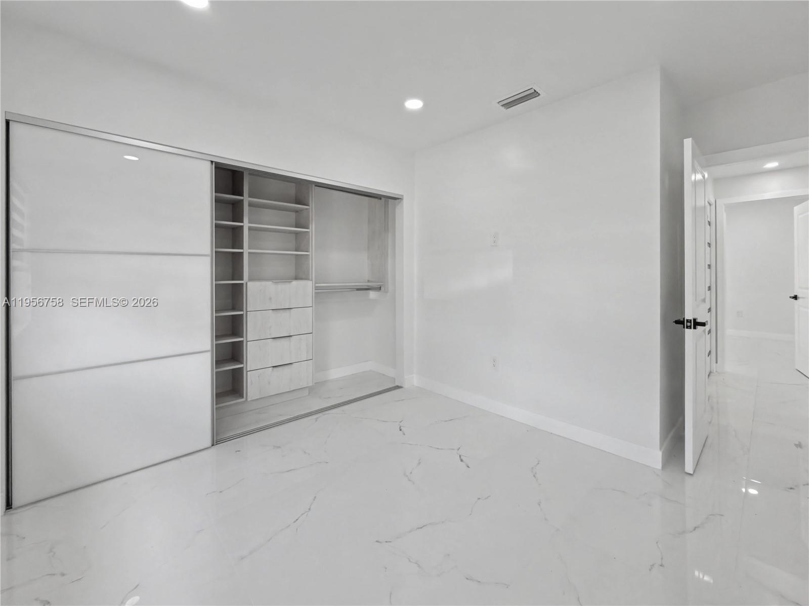   /  2821 sq. ft. $ 2026-02-01 0 Photo