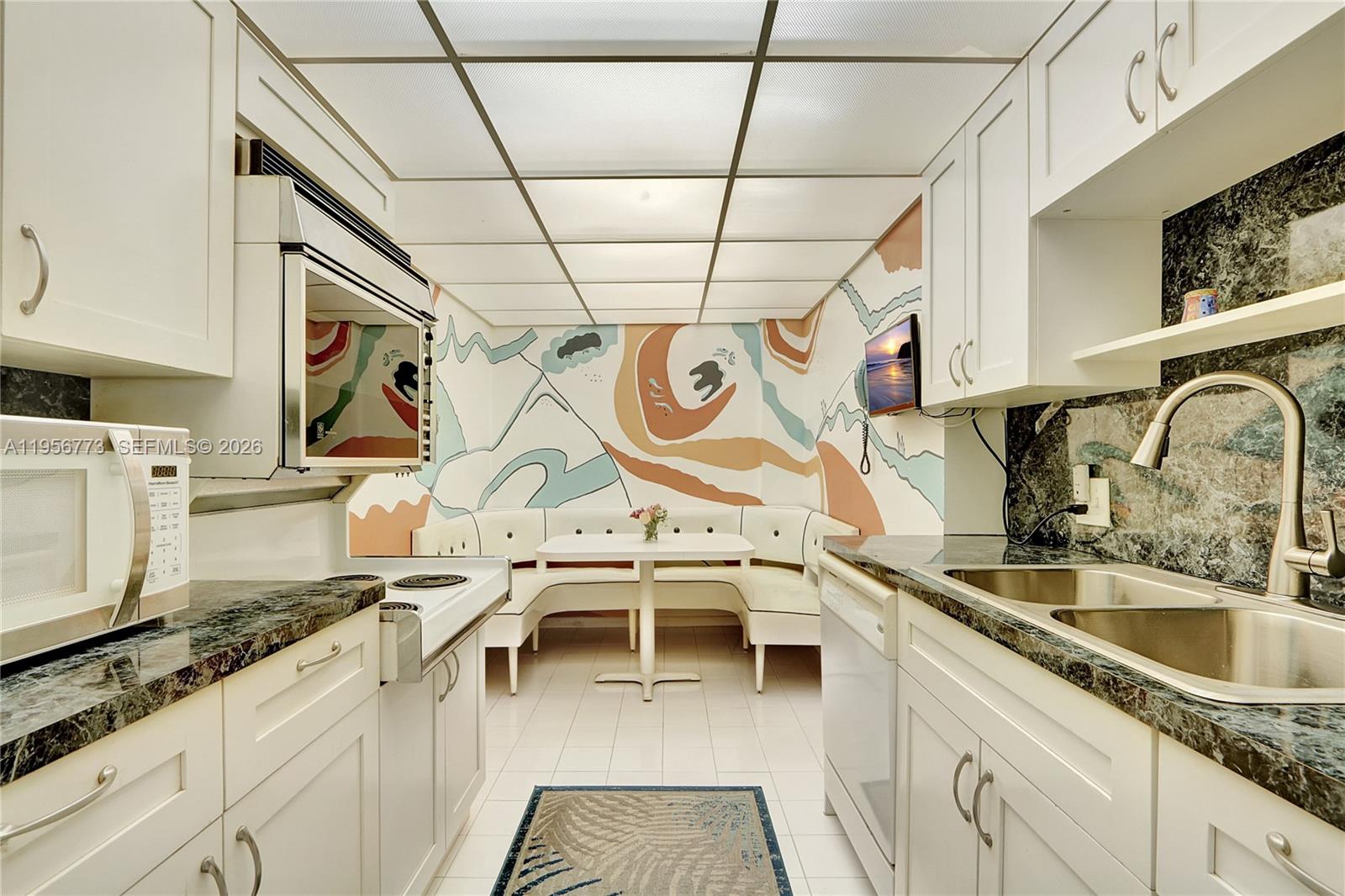 See details 807 1 / 2 844 sq. ft. $ 2026-02-02 0 Photo