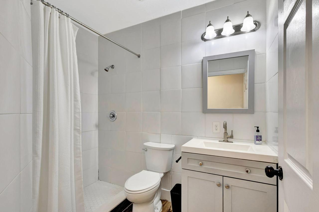   / 11 2176 sq. ft. $ 2026-04-09 0 foto