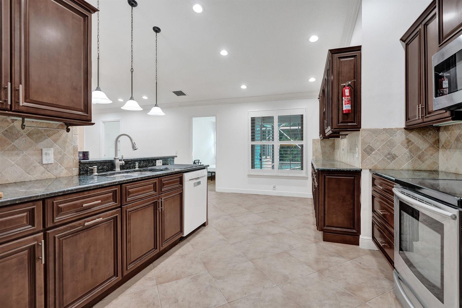   / 11 2176 sq. ft. $ 2026-04-09 0 foto
