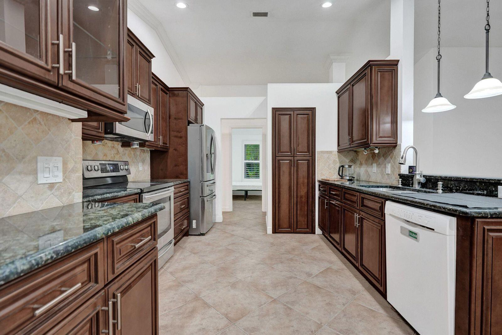   / 11 2176 sq. ft. $ 2026-04-09 0 foto