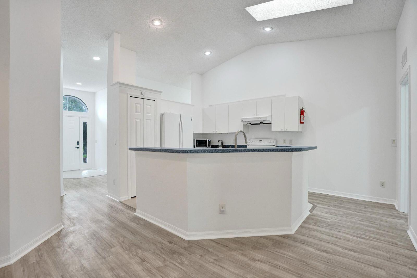   / 11 2176 sq. ft. $ 2026-04-09 0 foto