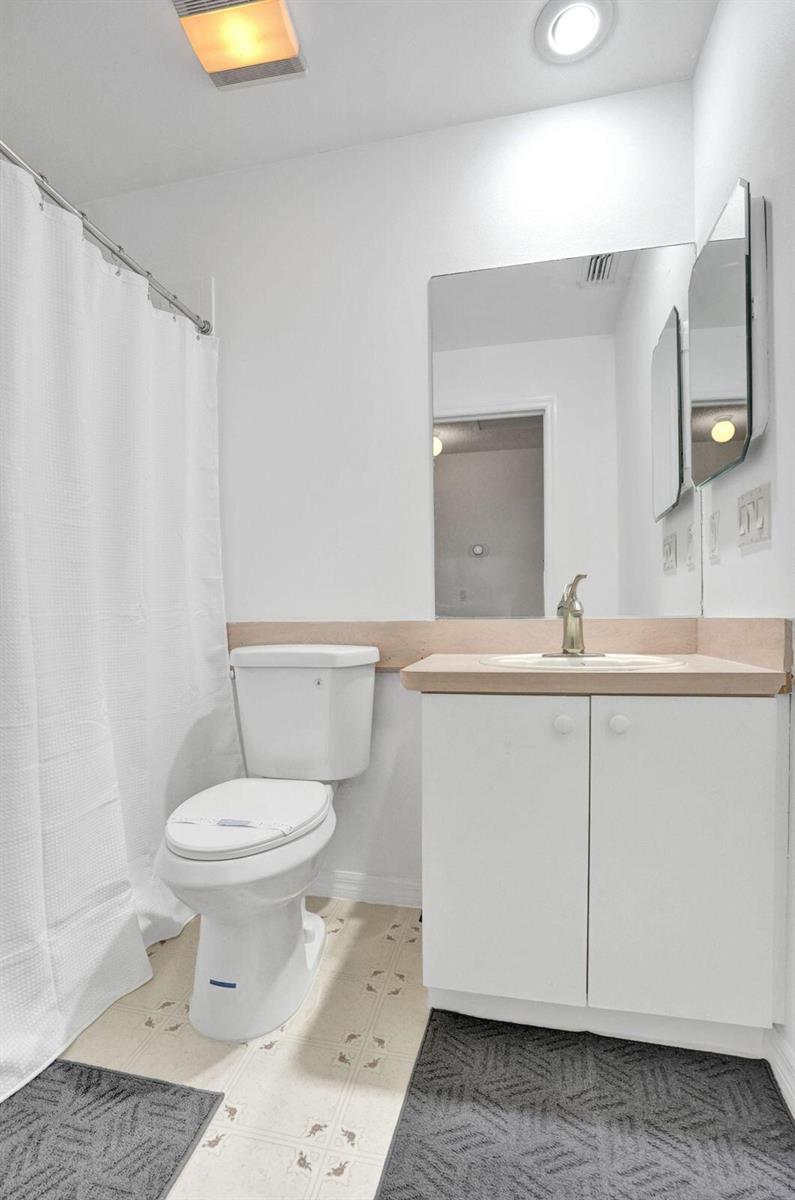  / 11 2176 sq. ft. $ 2026-04-09 0 foto
