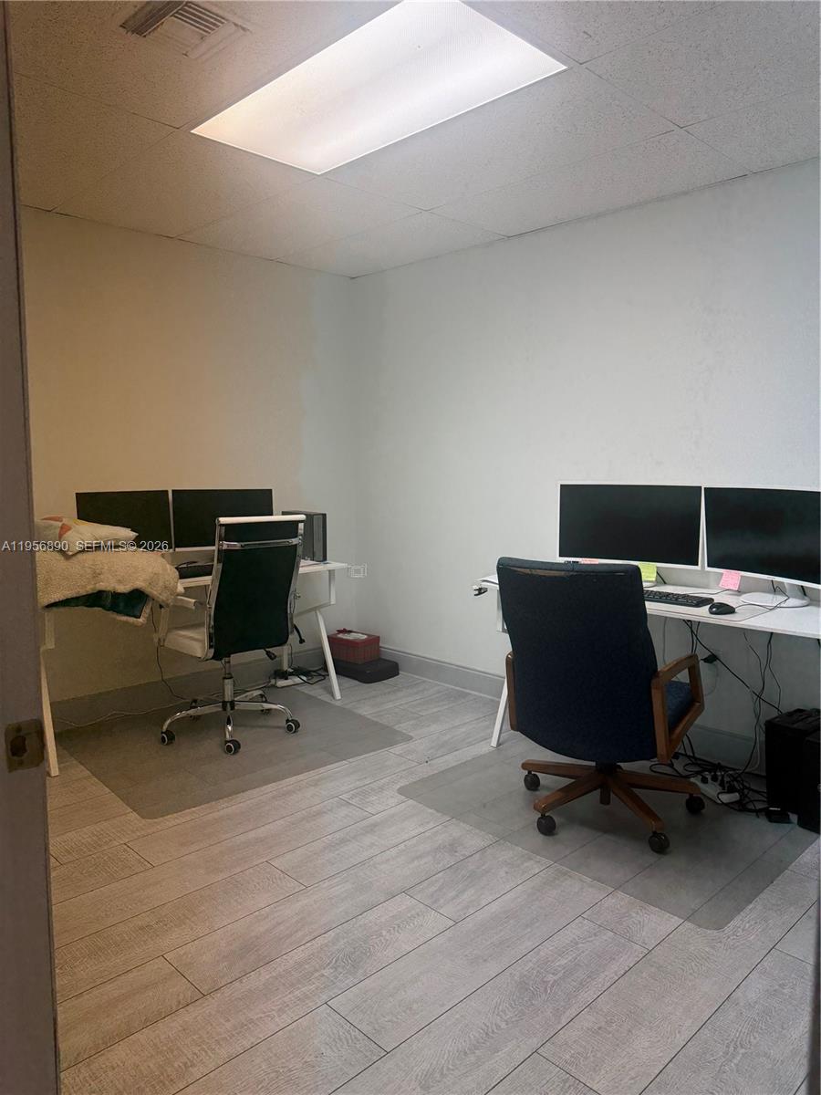 20-1  /   sq. ft. $ 2026-02-02 0 Photo