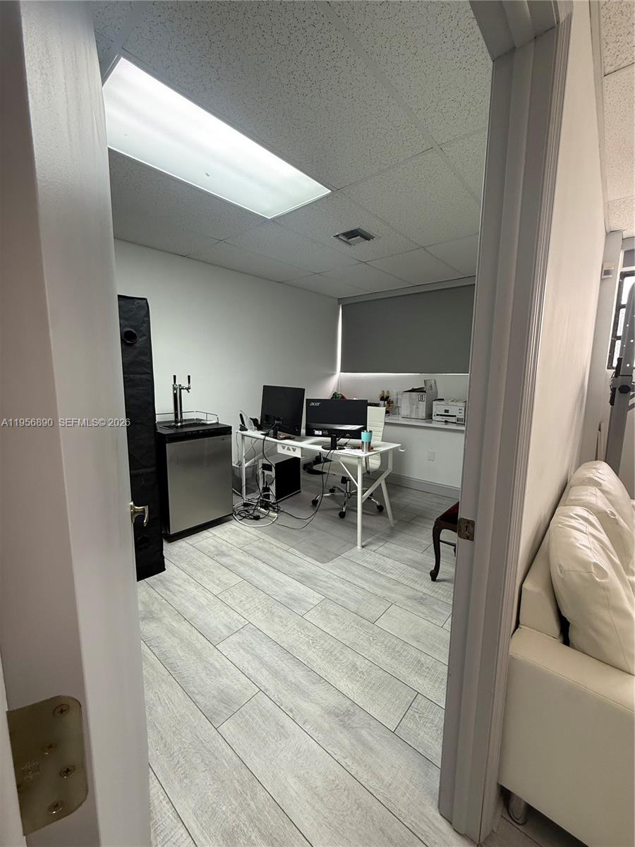 20-1  /   sq. ft. $ 2026-02-02 0 Photo